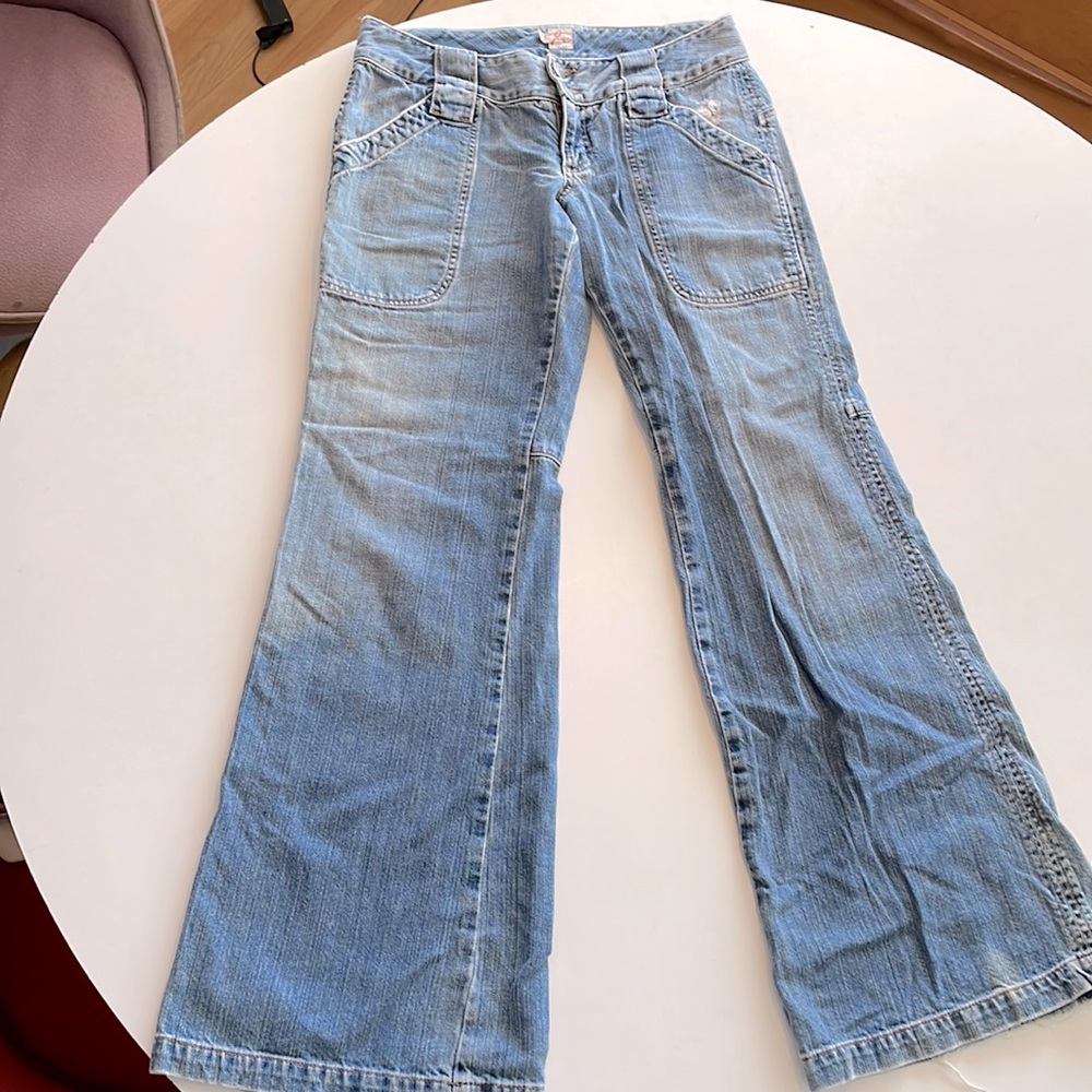 Joie cargo jeans size 27 missing bottom button
